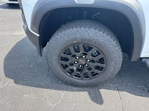 New 2026 Chevrolet Colorado Trail Boss AWD/4WD image 12
