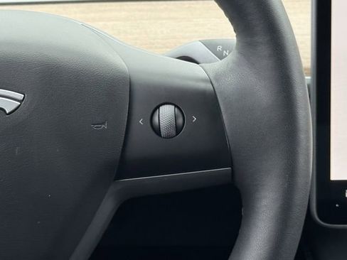 Used 2022 Tesla Model Y Performance image 14