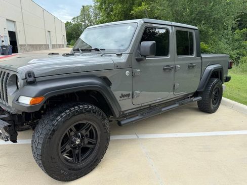 Used 2020 Jeep Gladiator Sport w/ Quick Order Package 24S AWD/4WD image 2