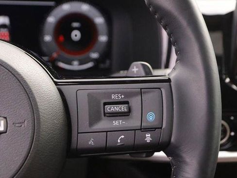 Used 2024 Nissan Pathfinder Platinum w/ Cargo Package image 17