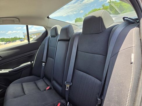 Used 2025 Nissan Altima 2.5 SV FWD image 27