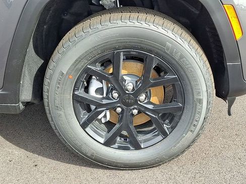 New 2026 Jeep Grand Cherokee Altitude AWD/4WD image 12