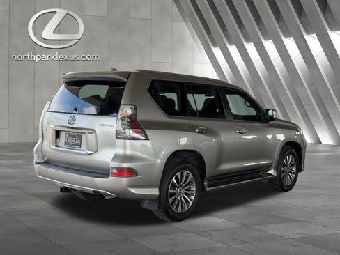 Certified 2020 Lexus GX 460 Luxury w/ Accessory Package AWD/4WD image 6