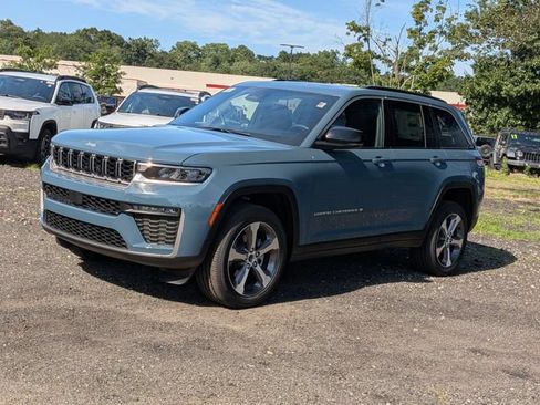 New 2026 Jeep Grand Cherokee Limited AWD/4WD image 4