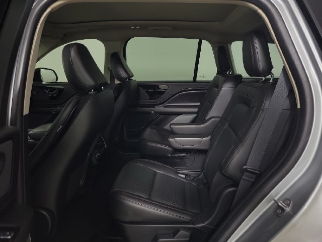 Used 2024 Lincoln Aviator Reserve w/ Jet Package RWD image 13