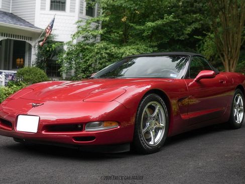 Used 2004 Chevrolet Corvette Convertible w/ Preferred Equipment Group RWD image 16