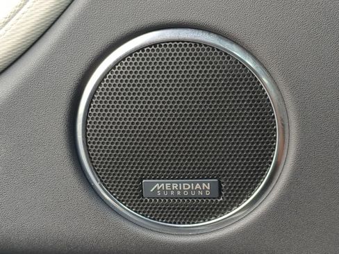 Certified 2025 Land Rover Discovery Sport Dynamic SE image 32