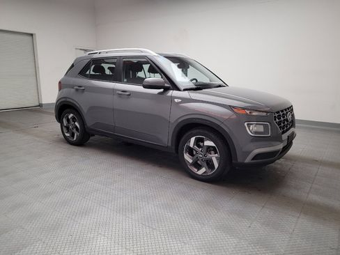 Used 2021 Hyundai Venue SEL FWD image 11
