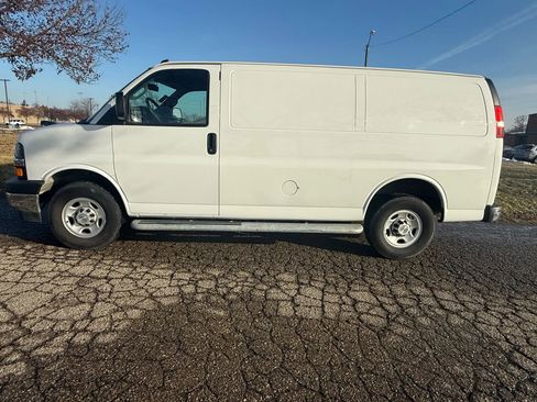 Used 2024 Chevrolet Express 2500 Regular Van 3D image 1