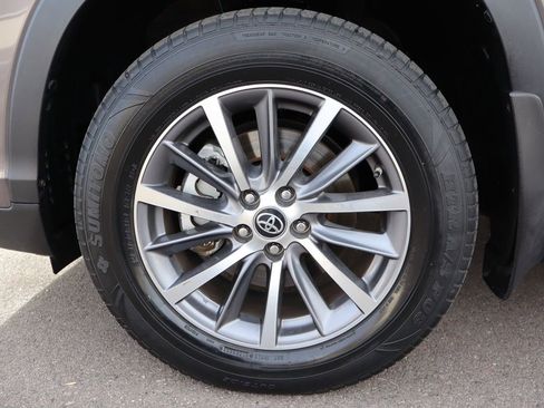 Used 2019 Toyota Highlander XLE image 44