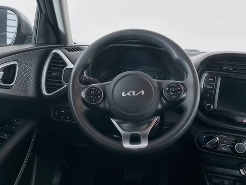 Used 2022 Kia Soul LX w/ Technology Package image 18
