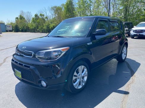 Used 2016 Kia Soul + image 3