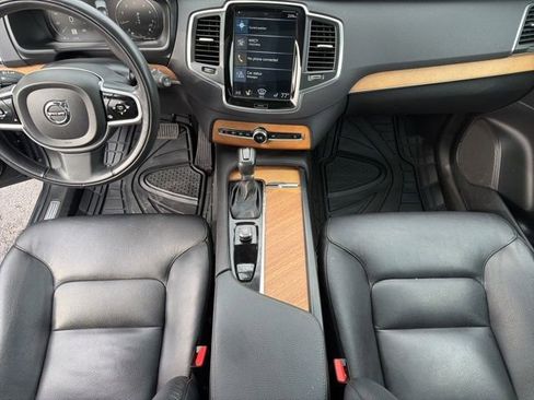 Used 2022 Volvo XC90 T6 Momentum w/ Climate Package image 25