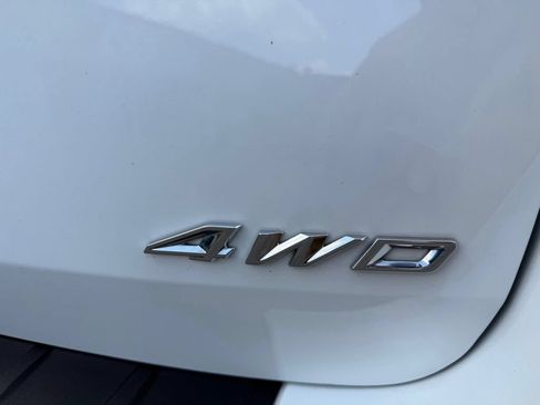 Used 2025 Ford Explorer Active AWD/4WD image 9