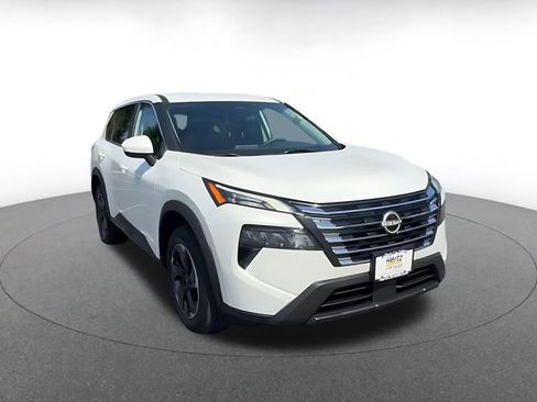 Used 2024 Nissan Rogue SV AWD/4WD image 3