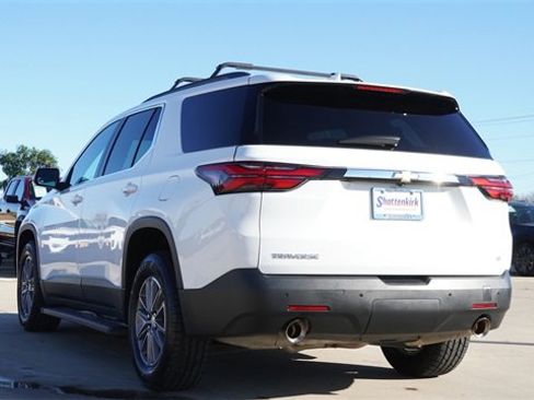 Used 2023 Chevrolet Traverse LT image 7