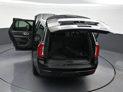 Used 2023 GMC Yukon SLE w/ Gmc Pro Safety Plus Package RWD image 36