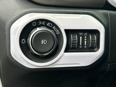 Used 2020 Jeep Wrangler Unlimited Sport image 36