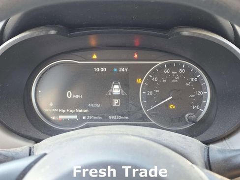 Used 2020 Nissan Versa SV image 10