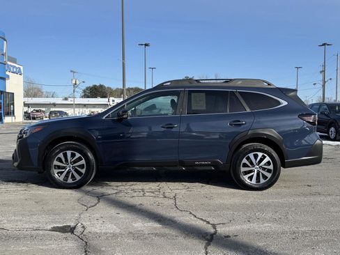 Used 2024 Subaru Outback Premium image 11