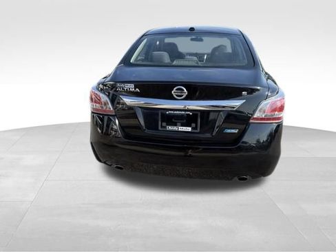 Used 2014 Nissan Altima 2.5 S w/ Display Audio Package FWD image 10