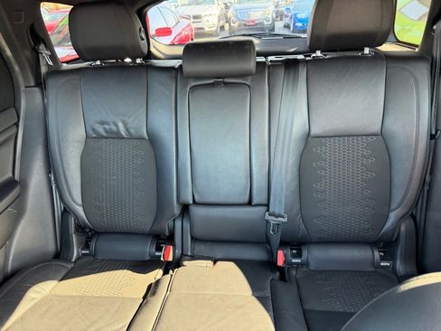 Used 2018 Land Rover Discovery Sport SE image 32