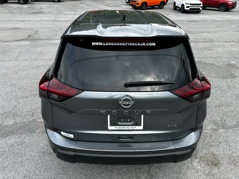 Used 2024 Nissan Rogue S AWD/4WD image 4