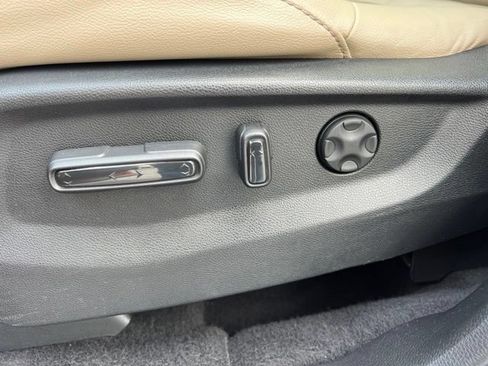 Used 2017 Honda CR-V Touring image 30