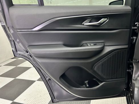 New 2025 Jeep Grand Cherokee Laredo w/ Trailer Tow Package image 18