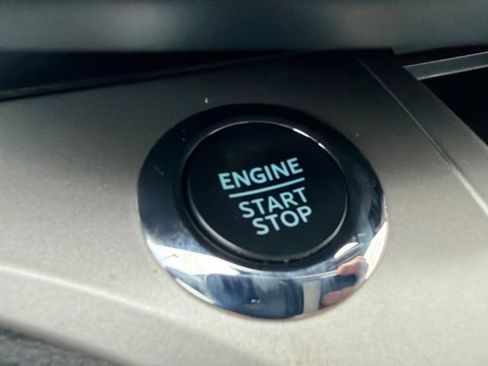 Used 2023 Ford Explorer XLT w/ Equipment Group 202A AWD/4WD image 35