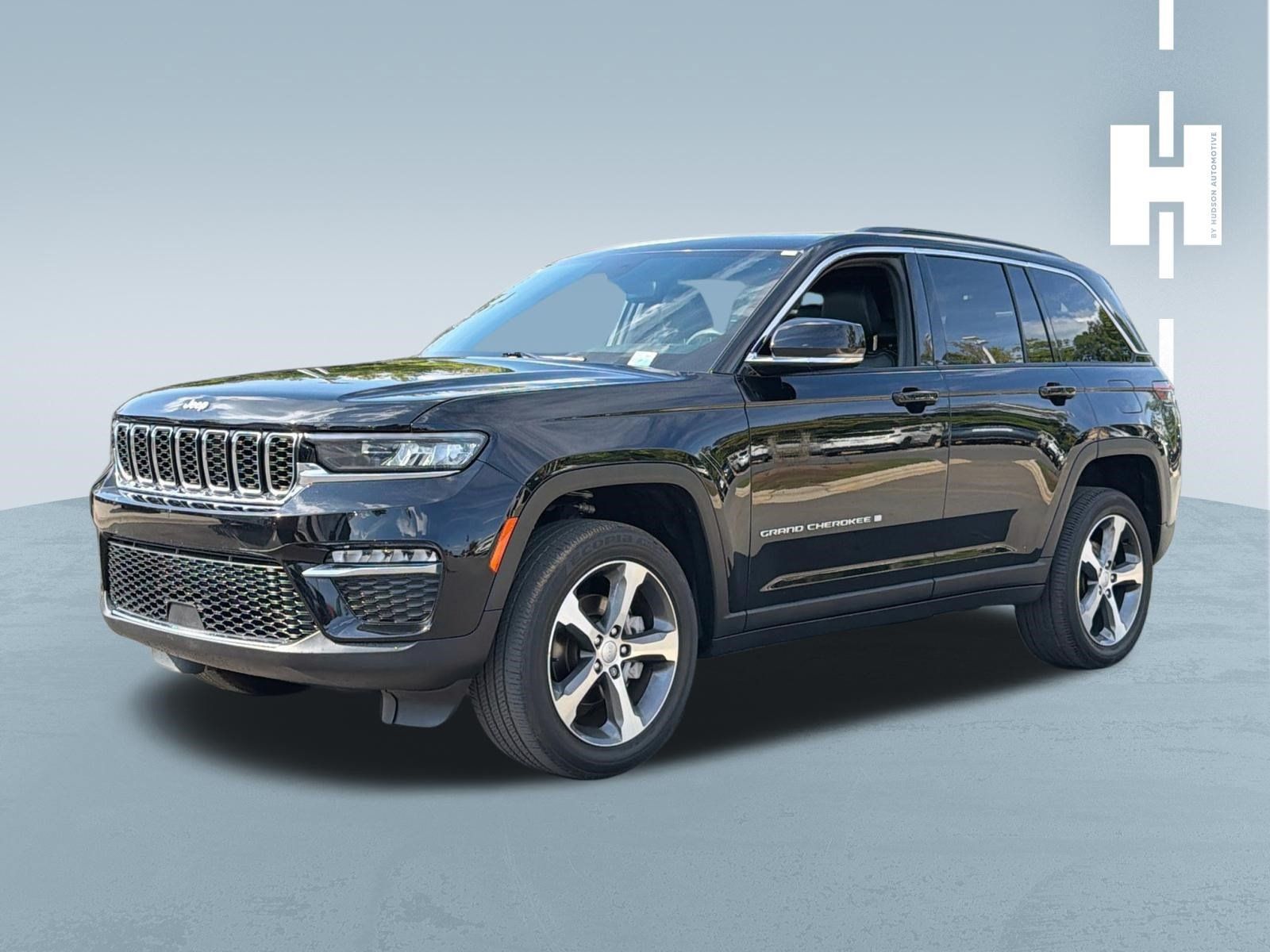 Used 2024 Jeep Grand Cherokee Limited AWD/4WD image 2