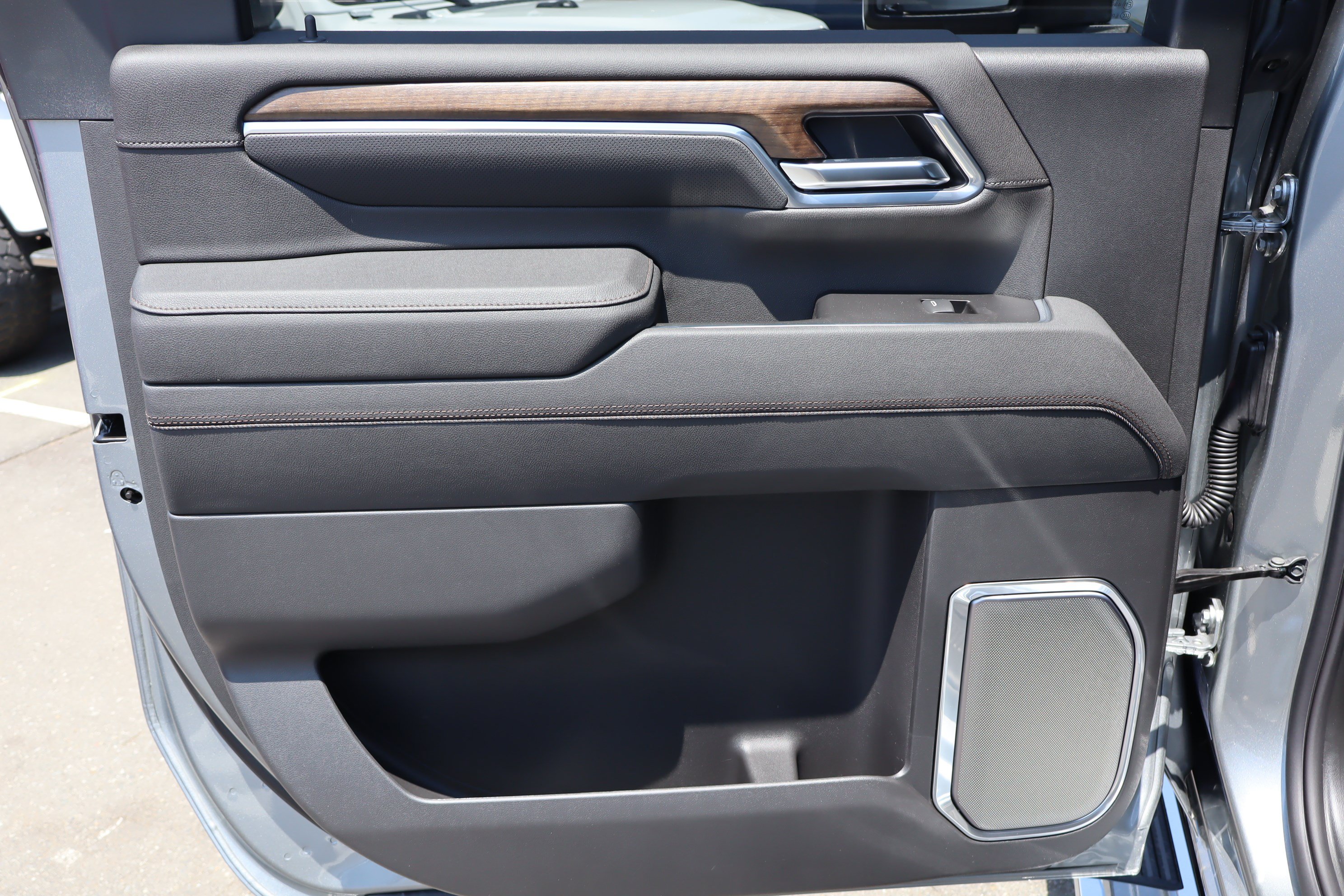 New 2026 Chevrolet Silverado 2500 High Country w/ High Country Premium Package AWD/4WD image 23