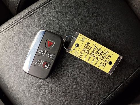 Used 2021 Jaguar F-TYPE Coupe image 23