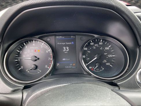 Used 2020 Nissan Rogue SV FWD image 20