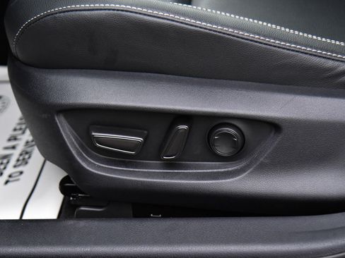 Used 2025 Toyota Camry SE image 17