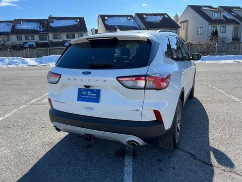 Used 2020 Ford Escape Titanium image 10