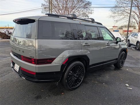 Used 2025 Hyundai Santa Fe Calligraphy image 4