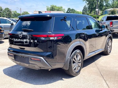 Used 2024 Nissan Pathfinder S FWD image 6