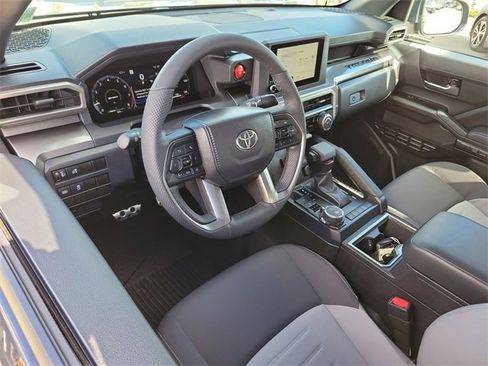 Used 2025 Toyota Tacoma TRD Sport image 6