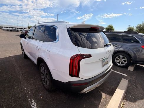 Used 2022 Kia Telluride EX w/ EX Premium Package FWD image 6
