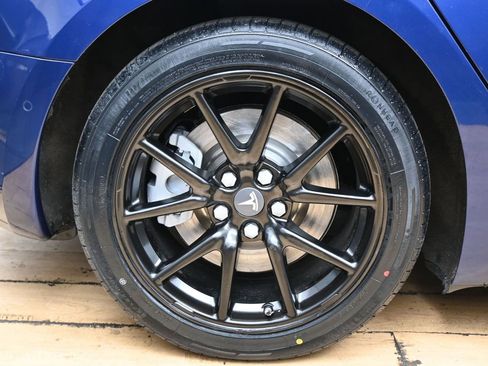 Used 2018 Tesla Model 3 Long Range image 11