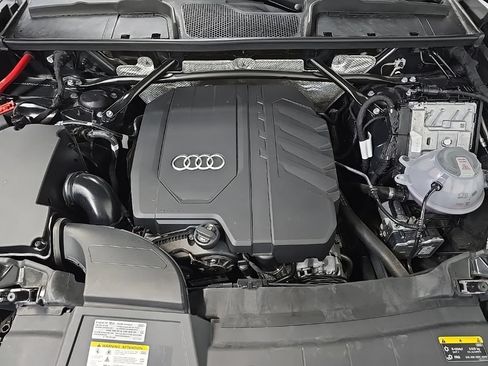 Used 2025 Audi Q5 2.0T Premium w/ Convenience Plus Package AWD/4WD image 13