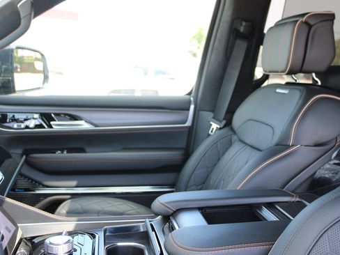 New 2025 Jeep Grand Wagoneer Series III w/ Rear Seat Video Group 1 image 32