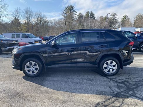 Used 2021 Toyota RAV4 LE image 4