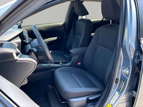 Used 2025 Toyota Corolla LE w/ LE Premium Package FWD image 8