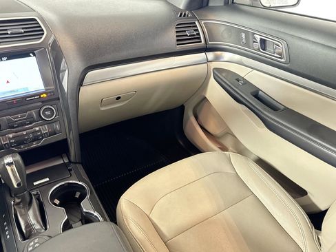 Used 2018 Ford Explorer XLT w/ Equipment Group 202A image 21