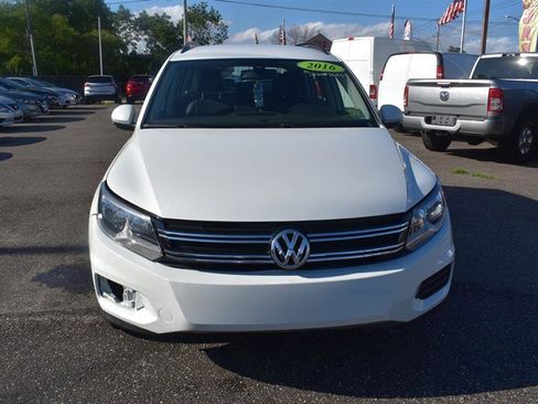 Used 2016 Volkswagen Tiguan S image 2