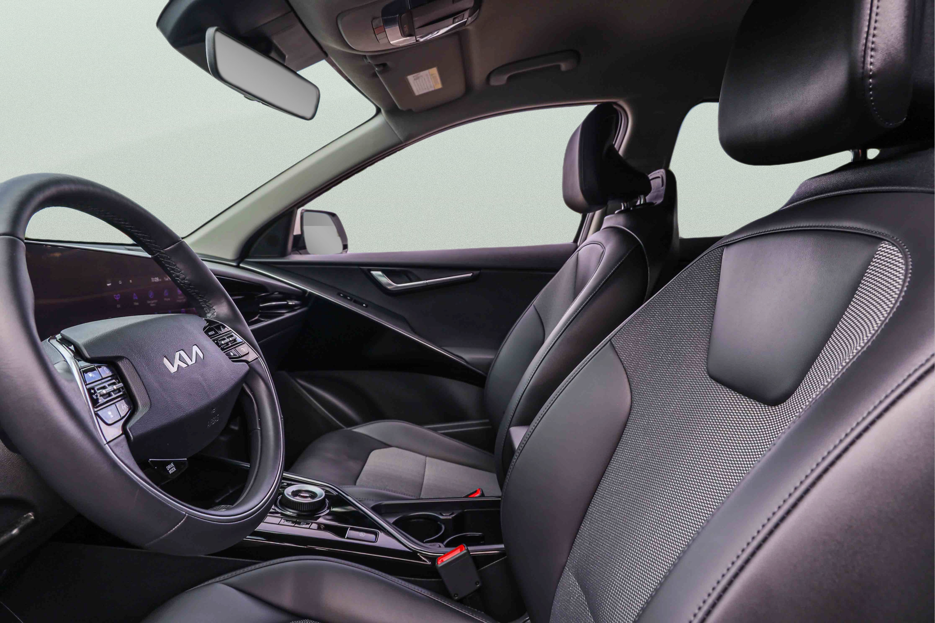 Used 2024 Kia Niro Wind w/ Wind Preserve Package FWD image 8