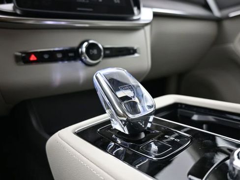 New 2026 Volvo XC90 T8 Ultra w/ Protection Package Premier AWD/4WD image 12