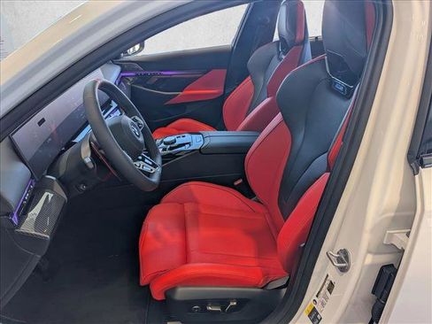 New 2026 BMW M5 w/ Carbon Package AWD/4WD image 4